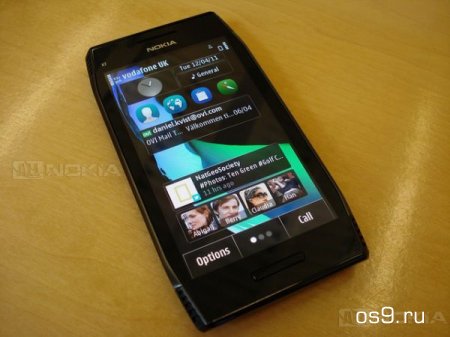 Nokia E6 и Nokia X7 на "живых" фото и видео