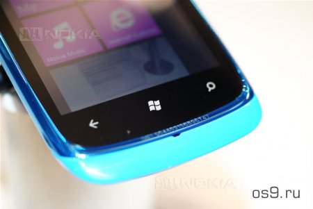 MWC 2012: "живые" фото и видео Nokia Lumia 610