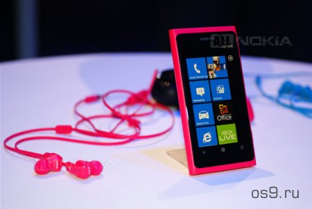 Nokia Lumia 800  Wi-Fi-   ?